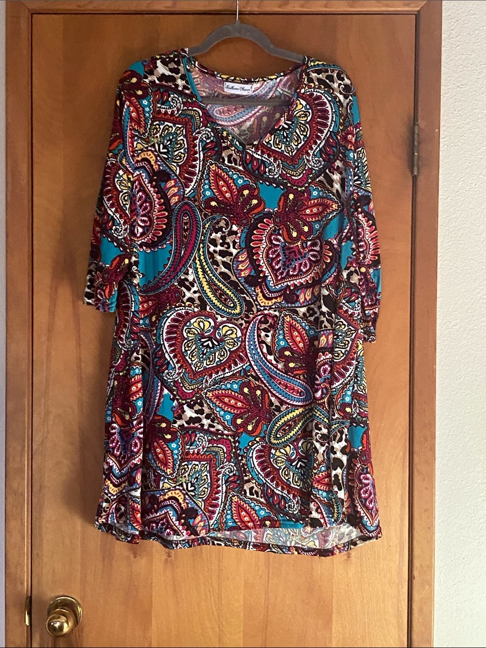 Paisley V-Neck Tunic Top in Teal and Burgundy - Unknown Brand